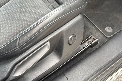 HF71VHH Audi Q5 2.0 TDI 40 S line Sportback S Tronic quattro Euro 6 (s/s) 5dr Thumbnail #42