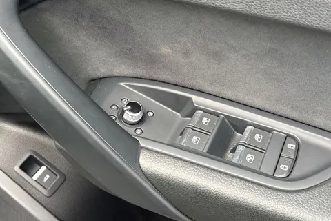 HF71VHH Audi Q5 2.0 TDI 40 S line Sportback S Tronic quattro Euro 6 (s/s) 5dr Thumbnail #43