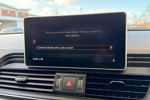 MW69XEZ Audi Q5 2.0 TDI 40 S line S Tronic quattro Euro 6 (s/s) 5dr Thumbnail #47