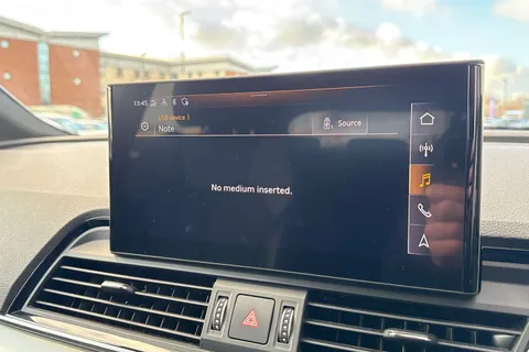 HF71VHH Audi Q5 2.0 TDI 40 S line Sportback S Tronic quattro Euro 6 (s/s) 5dr Thumbnail #47