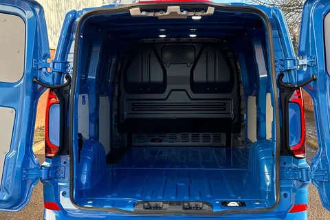 BT75CLU Volkswagen Transporter 2.0 TDI 150 Commerce Pro Van Auto Thumbnail #7