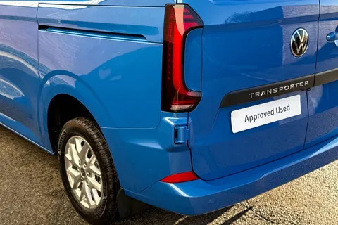 BT75CLU Volkswagen Transporter 2.0 TDI 150 Commerce Pro Van Auto Thumbnail #8