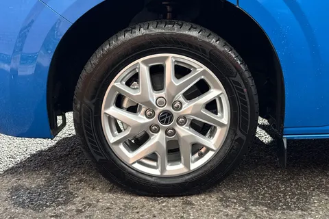 BT75CLU Volkswagen Transporter 2.0 TDI 150 Commerce Pro Van Auto Thumbnail #11