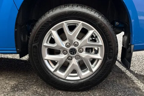 BT75CLU Volkswagen Transporter 2.0 TDI 150 Commerce Pro Van Auto Thumbnail #12