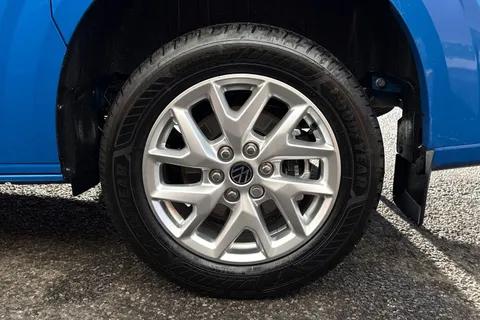 BT75CLU Volkswagen Transporter 2.0 TDI 150 Commerce Pro Van Auto Thumbnail #13