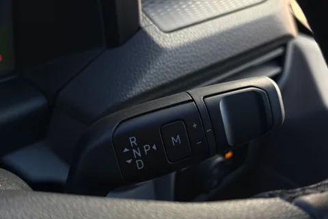 BT75CLU Volkswagen Transporter 2.0 TDI 150 Commerce Pro Van Auto Thumbnail #23