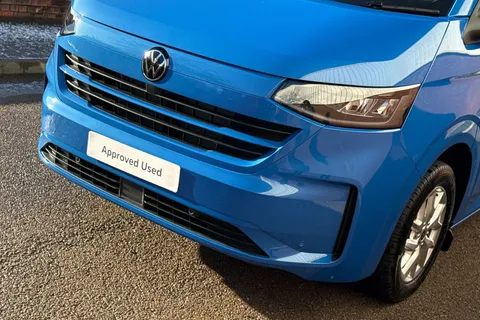 BT75CLU Volkswagen Transporter 2.0 TDI 150 Commerce Pro Van Auto Thumbnail #31