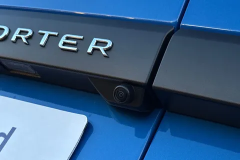 BT75CLU Volkswagen Transporter 2.0 TDI 150 Commerce Pro Van Auto Thumbnail #36