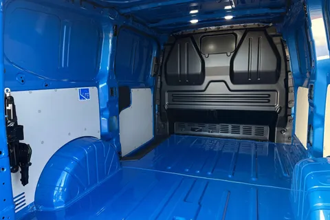 BT75CLU Volkswagen Transporter 2.0 TDI 150 Commerce Pro Van Auto Thumbnail #40