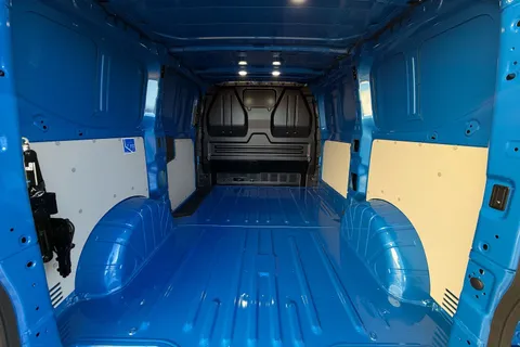 BT75CLU Volkswagen Transporter 2.0 TDI 150 Commerce Pro Van Auto Thumbnail #41