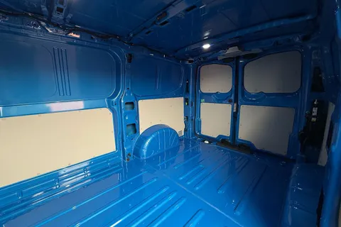 BT75CLU Volkswagen Transporter 2.0 TDI 150 Commerce Pro Van Auto Thumbnail #43