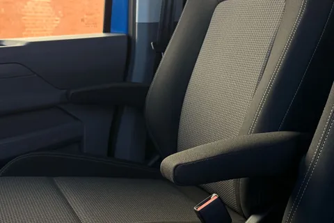 BT75CLU Volkswagen Transporter 2.0 TDI 150 Commerce Pro Van Auto Thumbnail #54