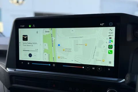 BT75CLU Volkswagen Transporter 2.0 TDI 150 Commerce Pro Van Auto Thumbnail #60