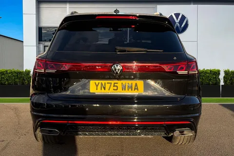 YN75WMA Volkswagen Touareg 3.0 V6 TDI 4Motion 286 Black Edition 5dr Tip Auto, **TOW BAR, CLIMATE SEATS Thumbnail #4