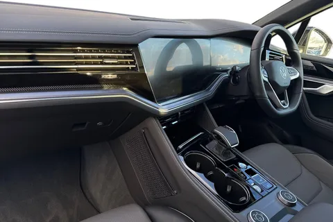 YN75WMA Volkswagen Touareg 3.0 V6 TDI 4Motion 286 Black Edition 5dr Tip Auto, **TOW BAR, CLIMATE SEATS Thumbnail #8