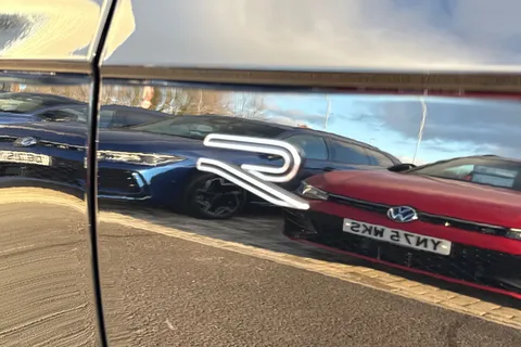 YN75WMA Volkswagen Touareg 3.0 V6 TDI 4Motion 286 Black Edition 5dr Tip Auto, **TOW BAR, CLIMATE SEATS Thumbnail #27