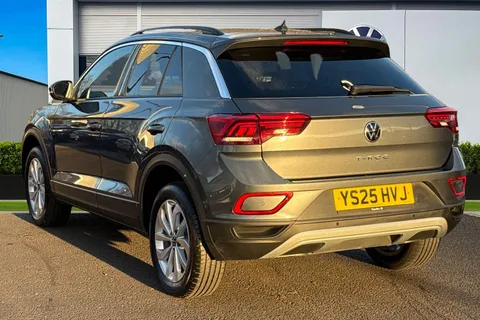 YS25HVJ Volkswagen T-Roc 1.5 TSI Match 5dr DSG, **WINTER PK** Thumbnail #2