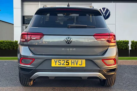 YS25HVJ Volkswagen T-Roc 1.5 TSI Match 5dr DSG, **WINTER PK** Thumbnail #4