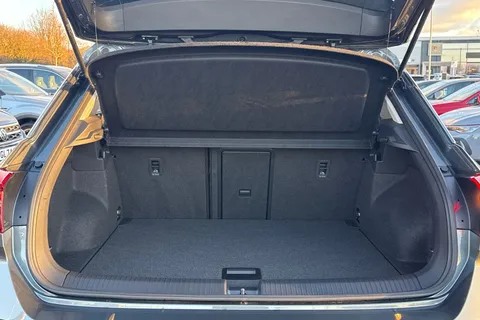 YS25HVJ Volkswagen T-Roc 1.5 TSI Match 5dr DSG, **WINTER PK** Thumbnail #6