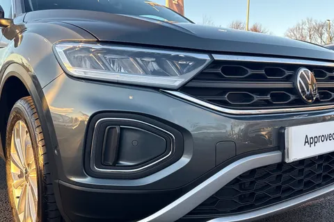 YS25HVJ Volkswagen T-Roc 1.5 TSI Match 5dr DSG, **WINTER PK** Thumbnail #8