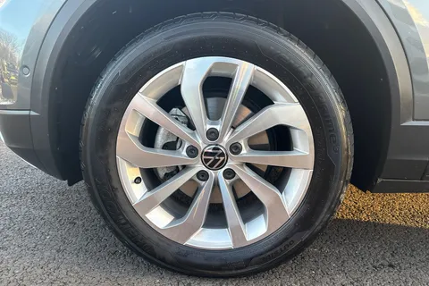 YS25HVJ Volkswagen T-Roc 1.5 TSI Match 5dr DSG, **WINTER PK** Thumbnail #11