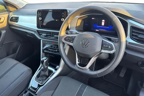 YS25HVJ Volkswagen T-Roc 1.5 TSI Match 5dr DSG, **WINTER PK** Thumbnail #13