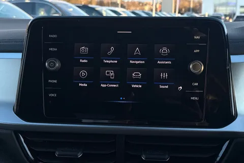 YS25HVJ Volkswagen T-Roc 1.5 TSI Match 5dr DSG, **WINTER PK** Thumbnail #16