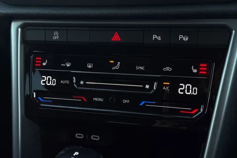 YS25HVJ Volkswagen T-Roc 1.5 TSI Match 5dr DSG, **WINTER PK** Thumbnail #21