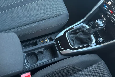 YS25HVJ Volkswagen T-Roc 1.5 TSI Match 5dr DSG, **WINTER PK** Thumbnail #22