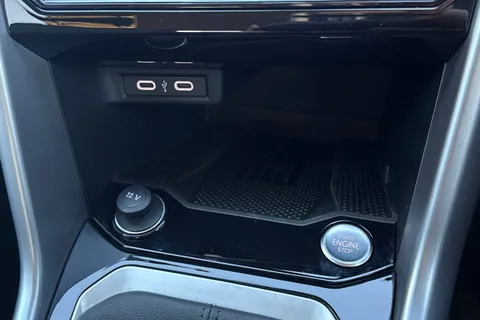 YS25HVJ Volkswagen T-Roc 1.5 TSI Match 5dr DSG, **WINTER PK** Thumbnail #28