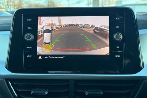 YS25HVJ Volkswagen T-Roc 1.5 TSI Match 5dr DSG, **WINTER PK** Thumbnail #35