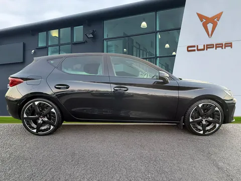 WL22CKA CUPRA Leon 2.0 TSI 300 VZ3 5dr DSG, **PANORAMIC SUNROOF** Thumbnail #3