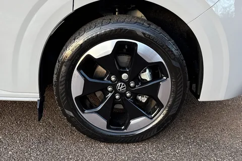 BT75AWP Volkswagen Transporter 2.0 TDI 150 Commerce Pro Van Auto-4Motion Thumbnail #13