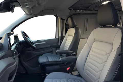 BT75AVX Volkswagen Transporter 2.0 TDI 150 Commerce Pro Van Auto-4Motion Thumbnail #16