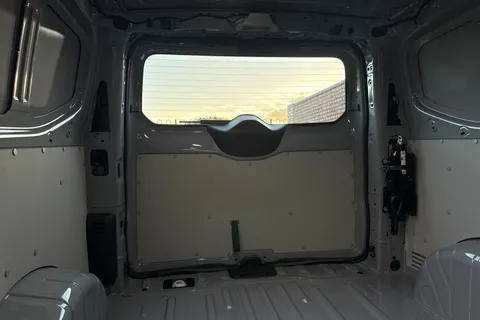 BT75AWP Volkswagen Transporter 2.0 TDI 150 Commerce Pro Van Auto-4Motion Thumbnail #19