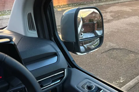 BT75AWP Volkswagen Transporter 2.0 TDI 150 Commerce Pro Van Auto-4Motion Thumbnail #21