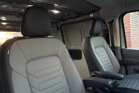 BT75AVX Volkswagen Transporter 2.0 TDI 150 Commerce Pro Van Auto-4Motion Thumbnail #24