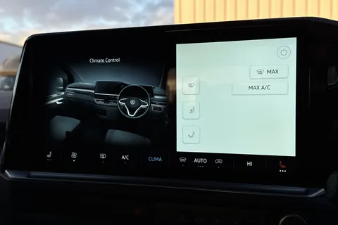 BT75AWP Volkswagen Transporter 2.0 TDI 150 Commerce Pro Van Auto-4Motion Thumbnail #22