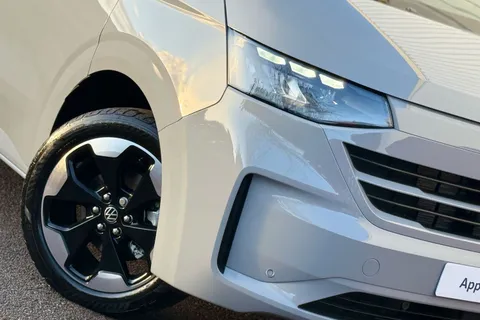 BT75AVX Volkswagen Transporter 2.0 TDI 150 Commerce Pro Van Auto-4Motion Thumbnail #28