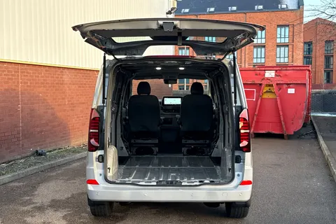 BT75AWP Volkswagen Transporter 2.0 TDI 150 Commerce Pro Van Auto-4Motion Thumbnail #38
