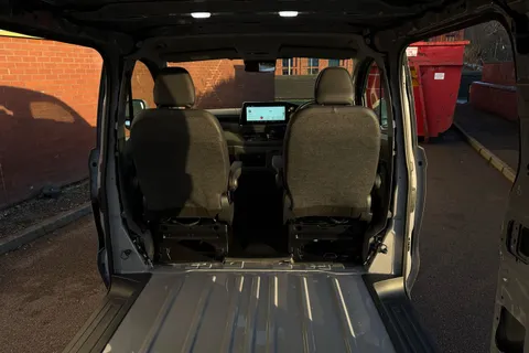 BT75AVX Volkswagen Transporter 2.0 TDI 150 Commerce Pro Van Auto-4Motion Thumbnail #43