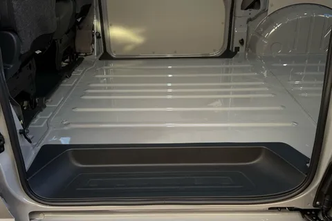 BT75AVX Volkswagen Transporter 2.0 TDI 150 Commerce Pro Van Auto-4Motion Thumbnail #47