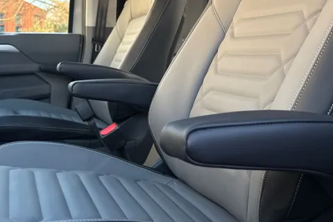 BT75AVX Volkswagen Transporter 2.0 TDI 150 Commerce Pro Van Auto-4Motion Thumbnail #50