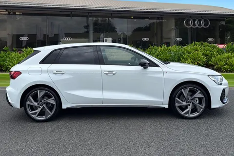 PX75KLA Audi A3 2.0 TDI 150 Black Edition 5dr S Tronic Thumbnail #4