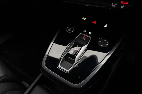 PX75KNJ Audi Q4 125kW 35 55kWh Black Edition 5dr Auto Thumbnail #17
