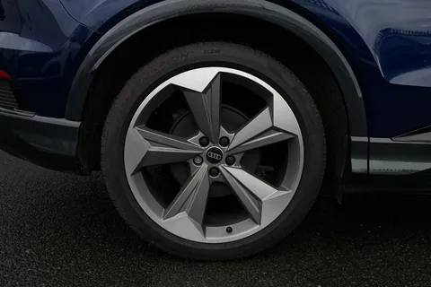 PX75KNJ Audi Q4 125kW 35 55kWh Black Edition 5dr Auto Thumbnail #20