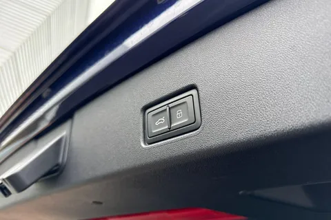 PX75KNJ Audi Q4 125kW 35 55kWh Black Edition 5dr Auto Thumbnail #32