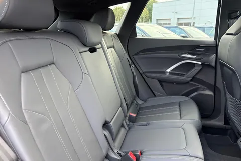 PX75XXU Audi Q5 2.0 TFSI Quattro S Line 5dr S Tronic Thumbnail #14
