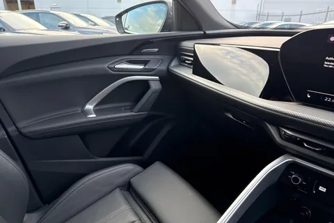 PX75XXU Audi Q5 2.0 TFSI Quattro S Line 5dr S Tronic Thumbnail #15