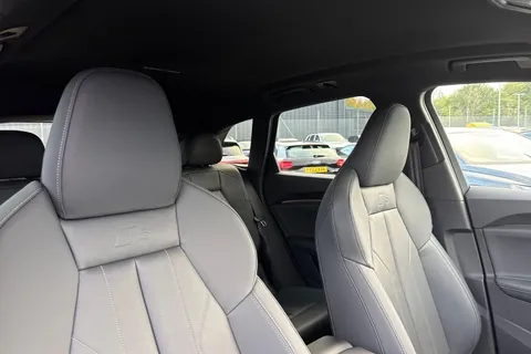 PX75XXU Audi Q5 2.0 TFSI Quattro S Line 5dr S Tronic Thumbnail #21